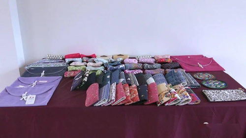 天等“返乡妈妈”扶贫车间 从传统服饰到多元特产的创新之路